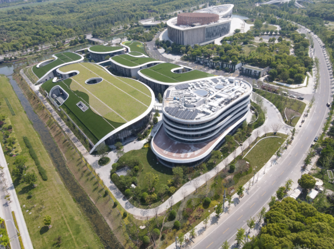 隐奢入林|四建集团九棵树艺术中心金普顿酒店项目建成